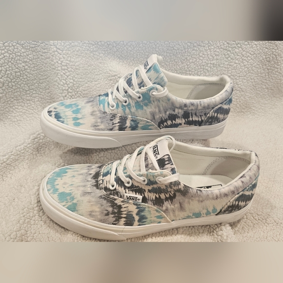 Vans Shoes - Vans Women’s 9.5 Tie-Dye Canvas Low Tops | Blue Ikat Pattern